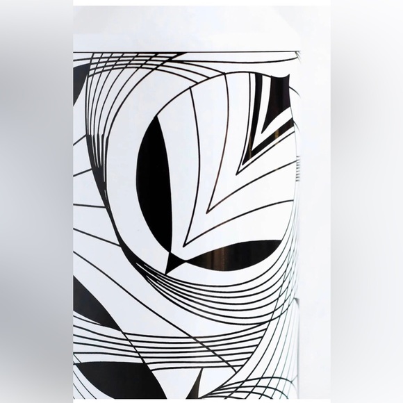 NEW Infinite She Inspired Hydrating Body Lotion - Picture 3 of 6